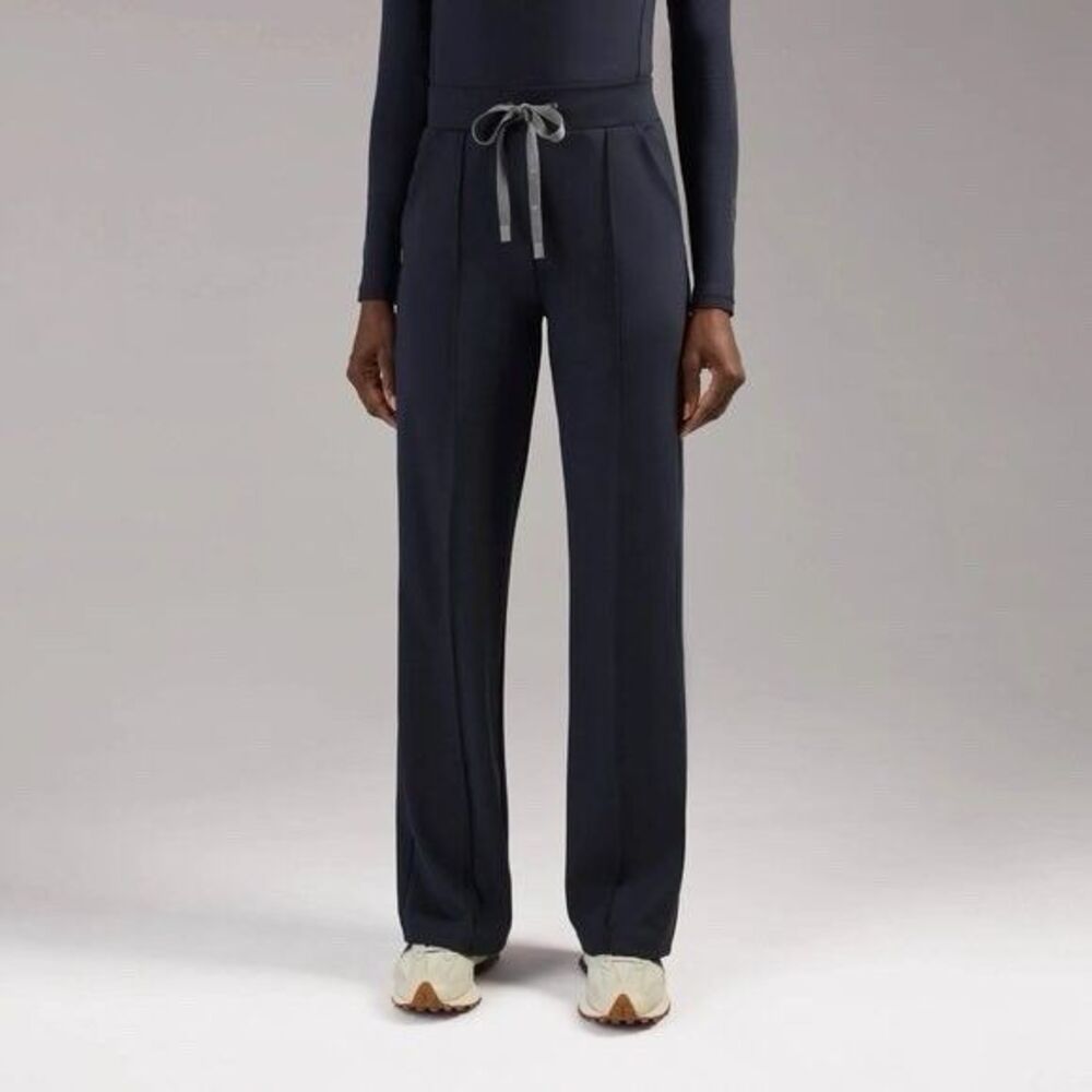FIGS Women's Piedra High Waisted Scrub Pant Navy Solid L Medical FORMx